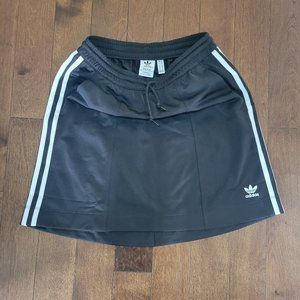 Adidas A line skirt small